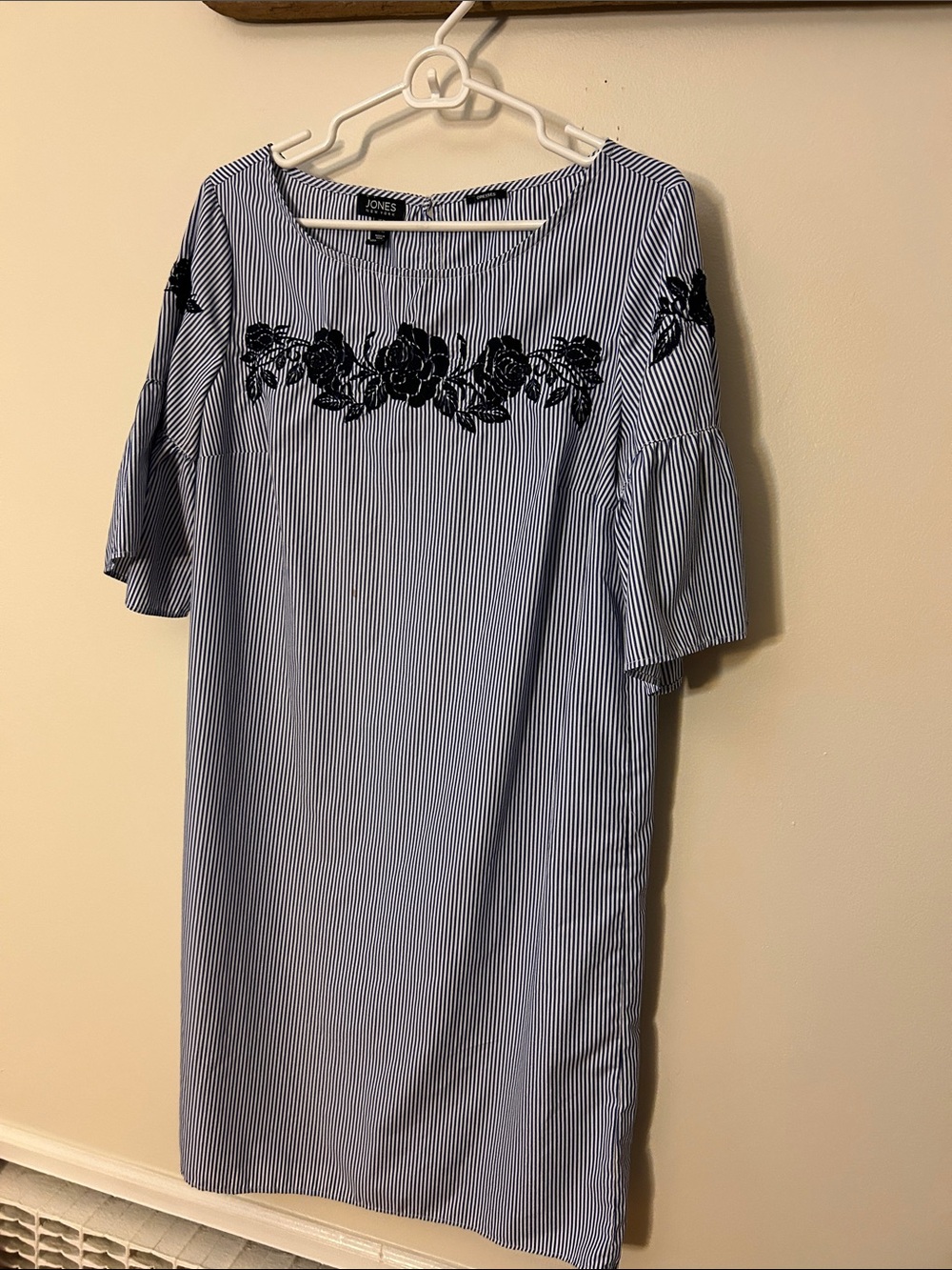 Jones New York - size 10 - Navy & White Striped Embroidered Shift Dress